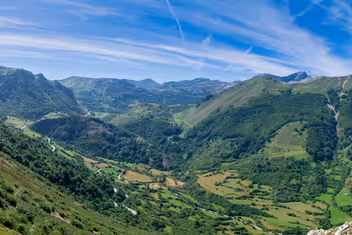 Vista del valle Somiedo desde la ruta de la Braña de Mumián